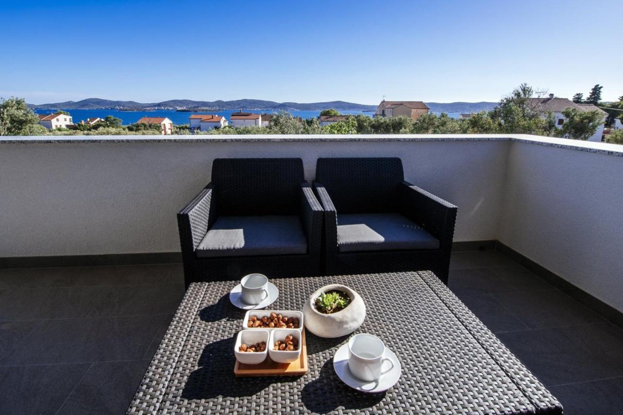 Crowonder Sun Dance Apartments With Heated Swimming Pool Seaview And Garden Sveti Filip i Jakov Exterior photo