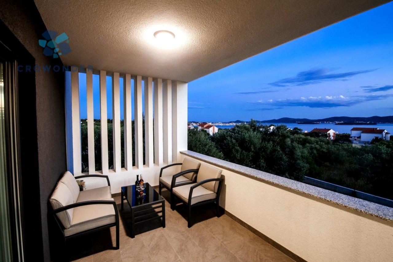 Crowonder Sun Dance Apartments With Heated Swimming Pool Seaview And Garden Sveti Filip i Jakov Exterior photo