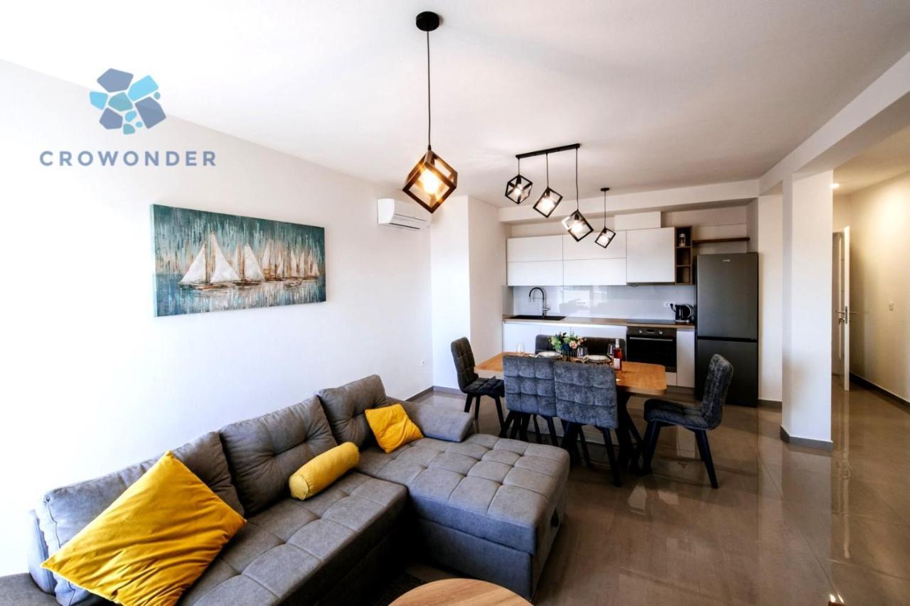 Crowonder Sun Dance Apartments With Heated Swimming Pool Seaview And Garden Sveti Filip i Jakov Exterior photo
