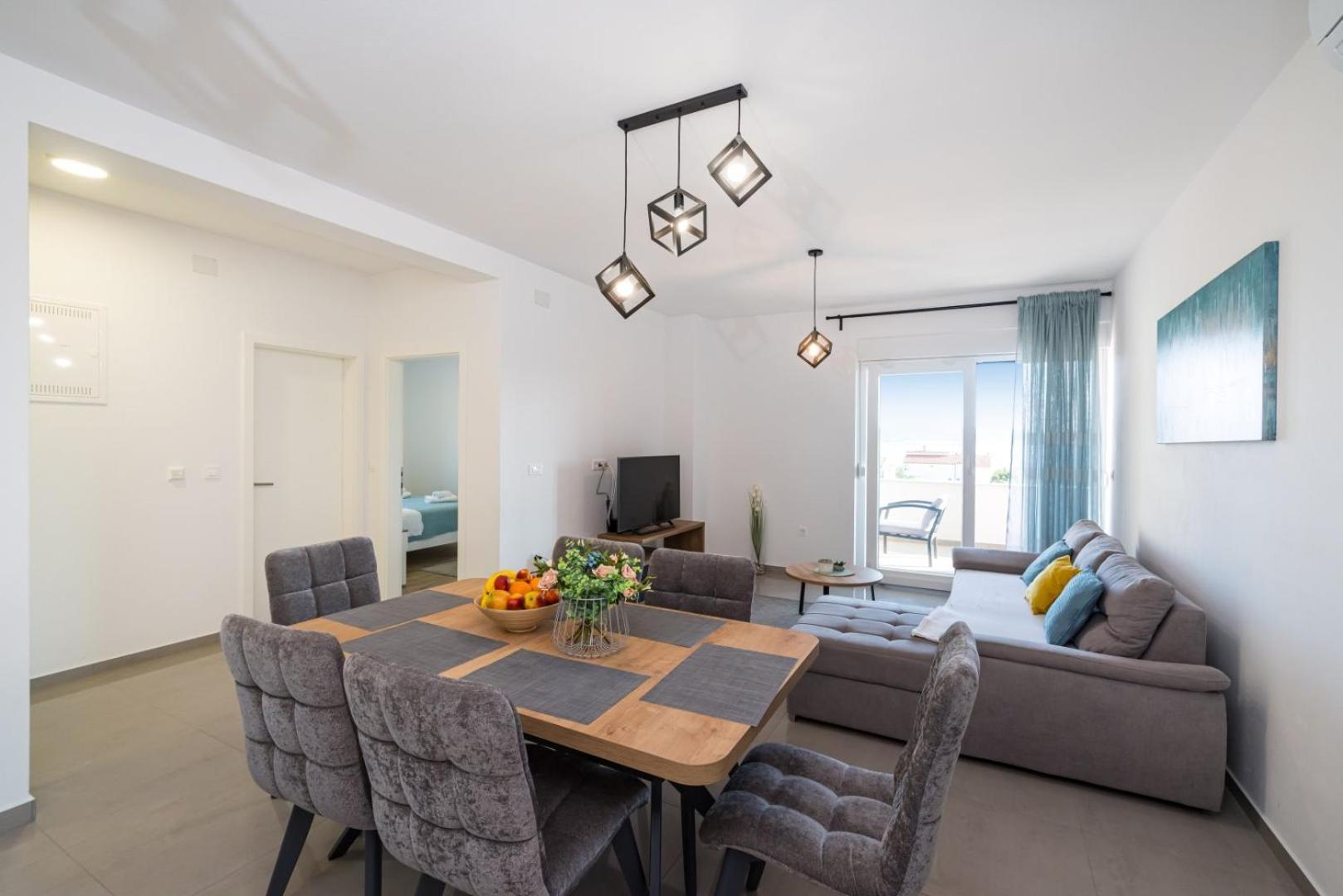 Crowonder Sun Dance Apartments With Heated Swimming Pool Seaview And Garden Sveti Filip i Jakov Exterior photo