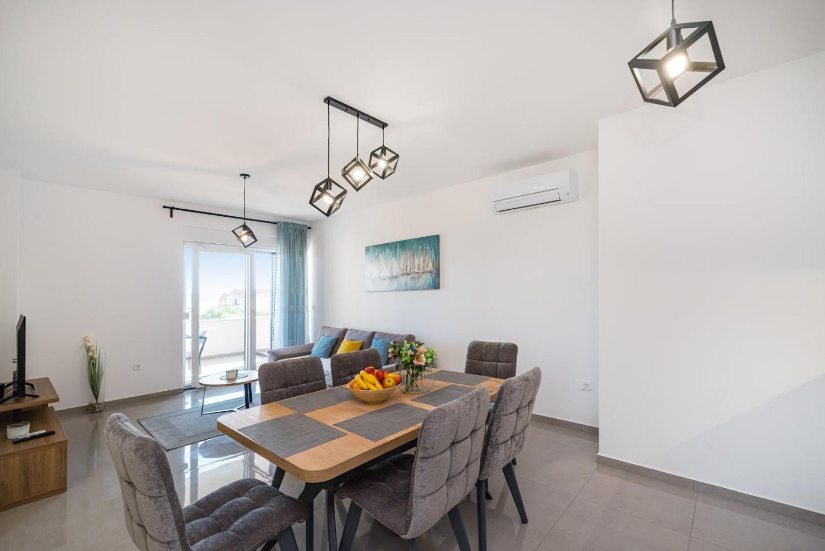 Crowonder Sun Dance Apartments With Heated Swimming Pool Seaview And Garden Sveti Filip i Jakov Exterior photo
