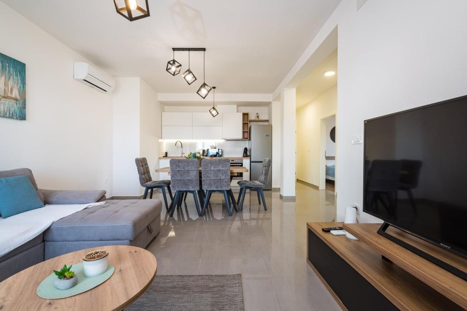 Crowonder Sun Dance Apartments With Heated Swimming Pool Seaview And Garden Sveti Filip i Jakov Exterior photo