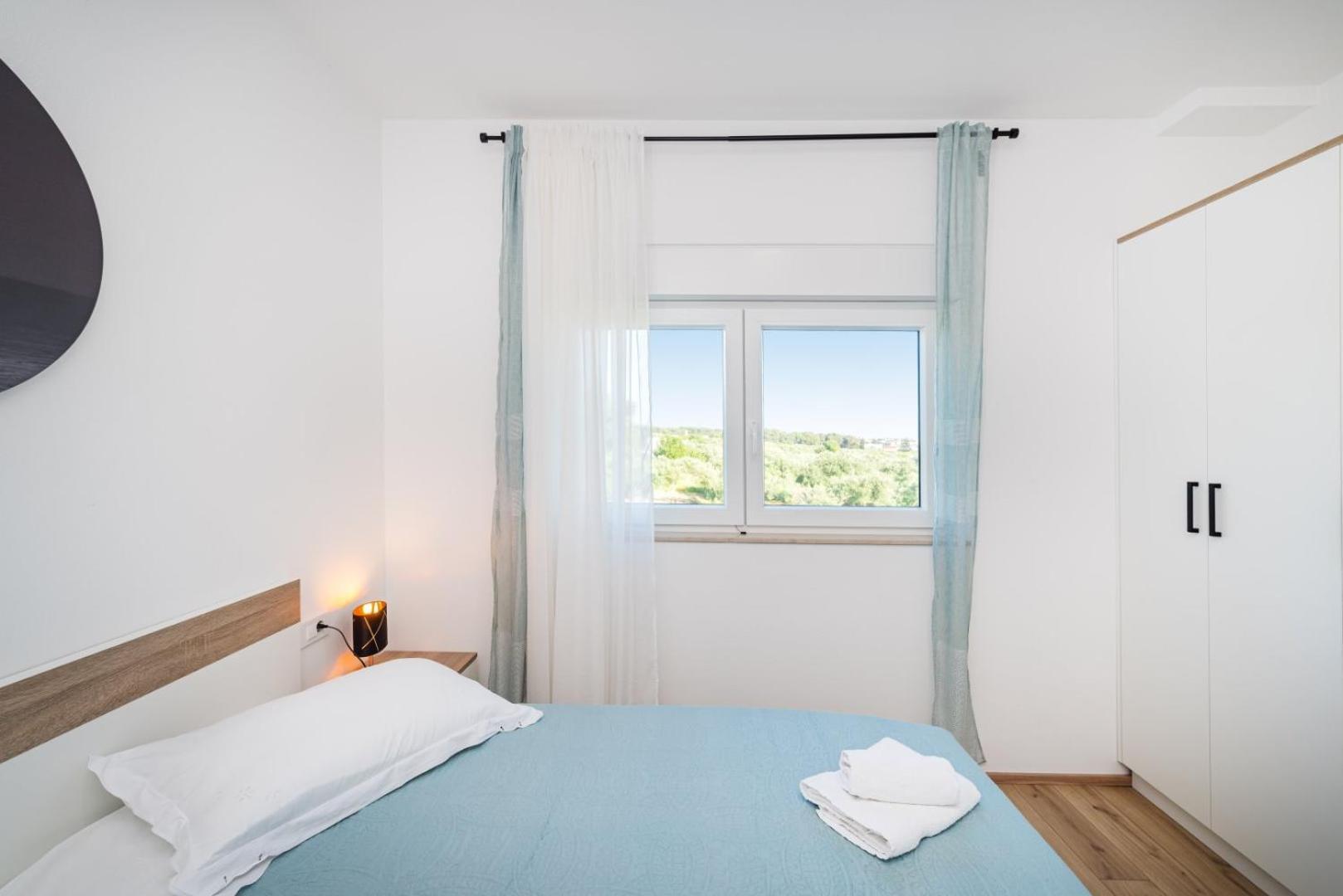 Crowonder Sun Dance Apartments With Heated Swimming Pool Seaview And Garden Sveti Filip i Jakov Exterior photo
